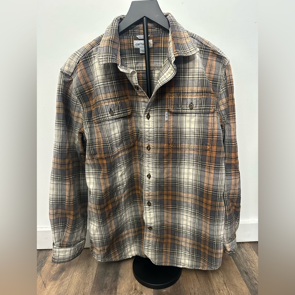 Men’s size large heavyweight 100% cotton Carhartt button down